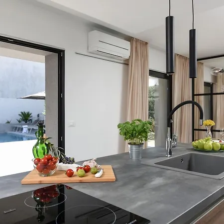 Hébergement de vacances Omnia Mit Whirlpool By Interhome Zadar
