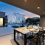 Ferienhaus Omnia Mit Whirlpool By Interhome *