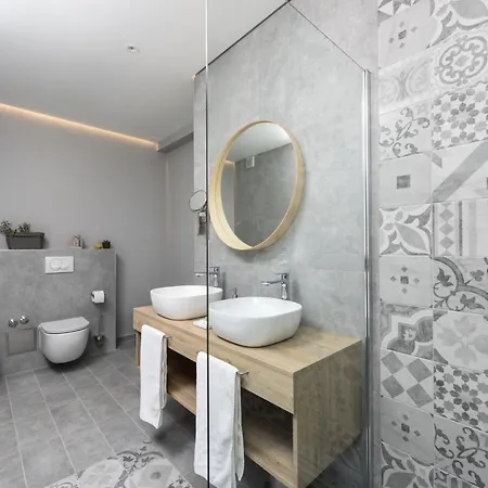 Omnia Mit Whirlpool By Interhome * زادار