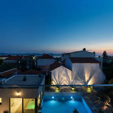 Omnia Mit Whirlpool By Interhome زادار