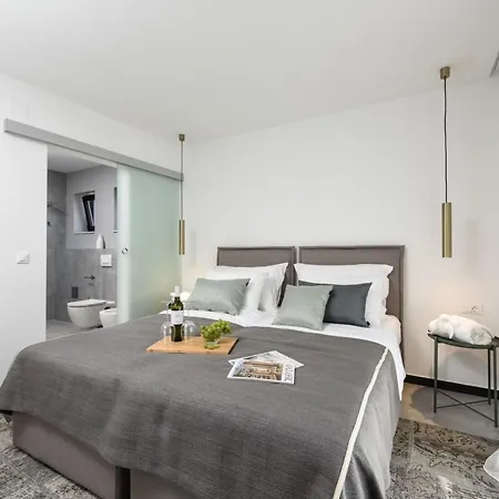 بيت للعطل Omnia Mit Whirlpool By Interhome