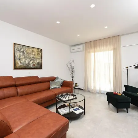 Omnia Mit Whirlpool By Interhome