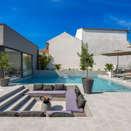 Omnia Mit Whirlpool By Interhome بيت للعطل *